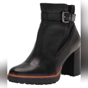 Naturalizer black Cora booties size 10